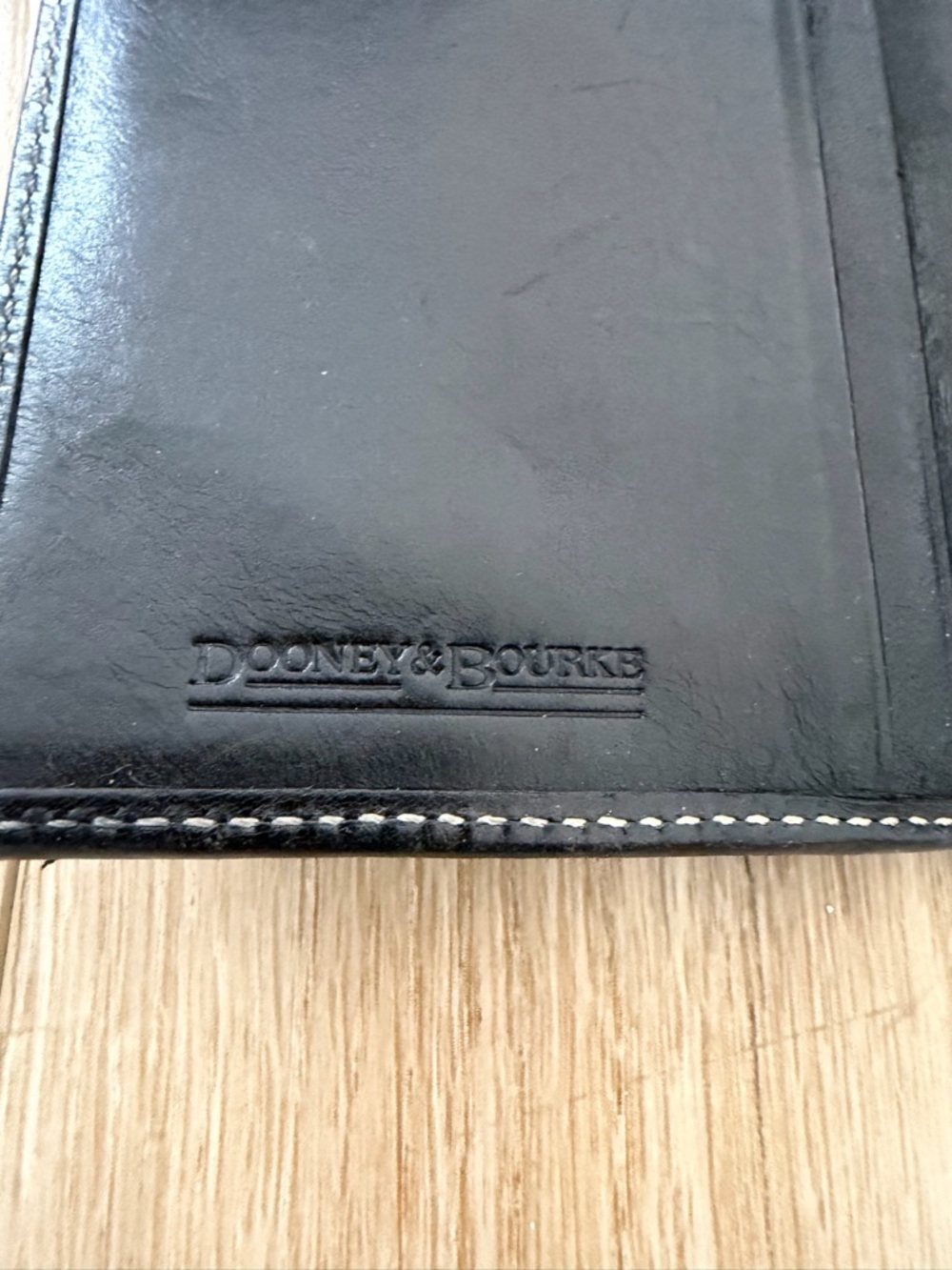 Dooney & Bourke Wallet. - Picture 4 of 5